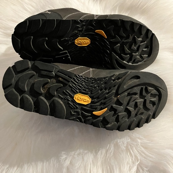 SCARPA Crux wmns hiking shoe EU 38 / US 7 *LIKE NEW* in box - Picture 5 of 8